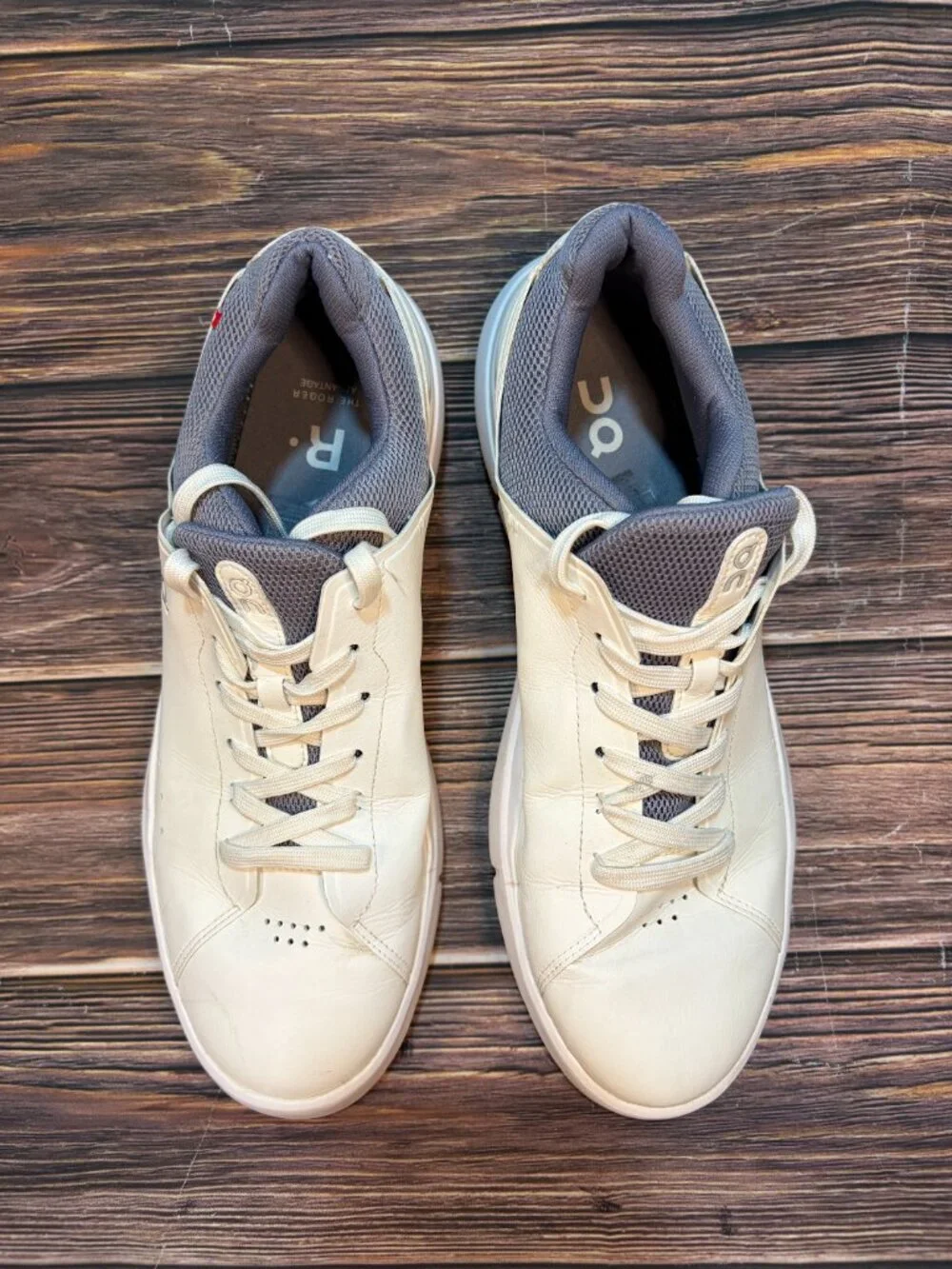 On The Roger Advantage Men's White Casual Sneakers Size 11.5